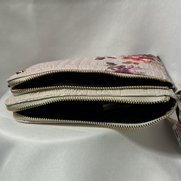 Steve Madden BTRELL Wristlet - NWT - Picture 10 of 10